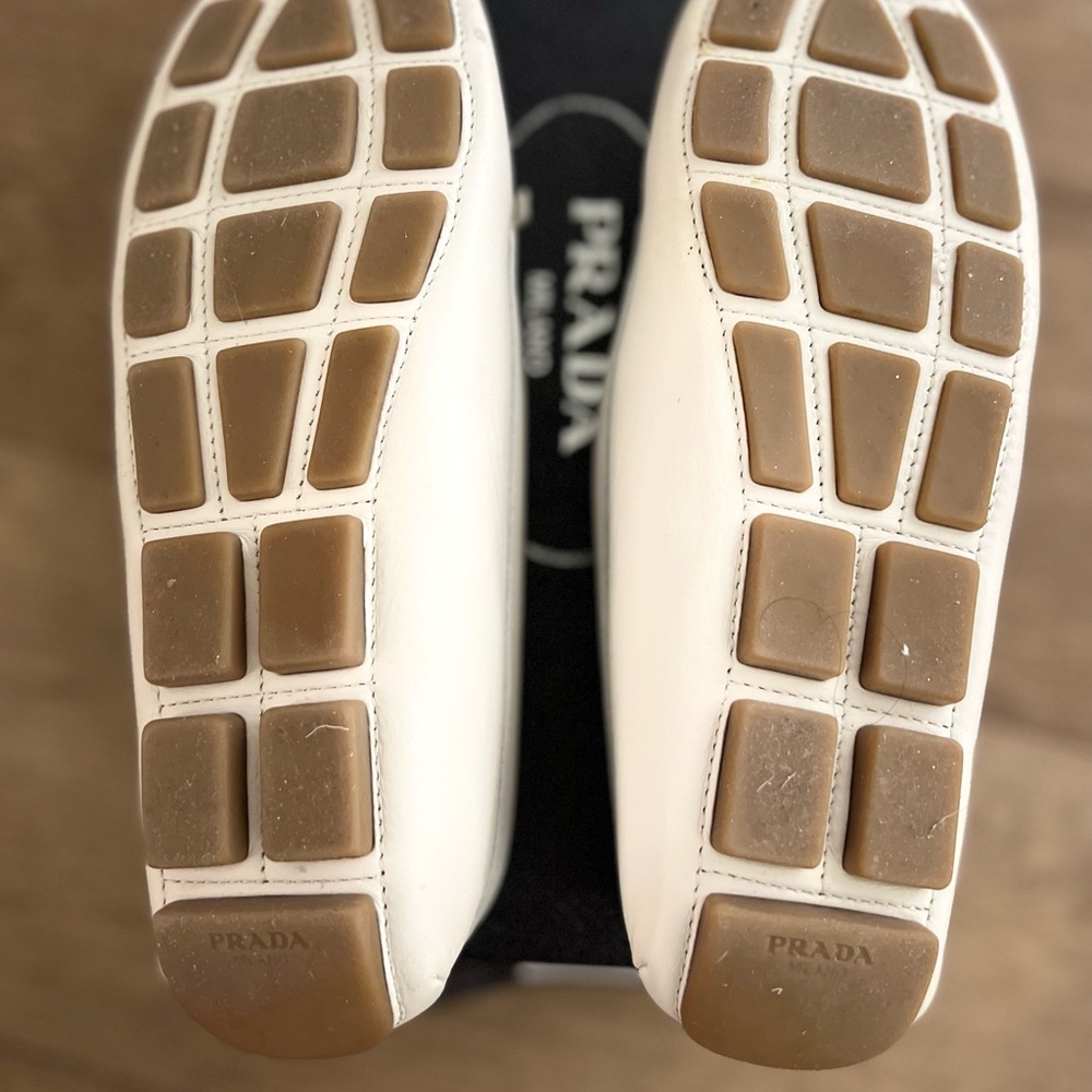 PRADA WHITE LEATHER BOW LOAFERS - Picture 9 of 10